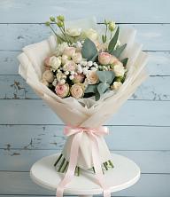 Букет цветов из:  Розы и Лизиантусы в Красном Октябре Ставропольского края