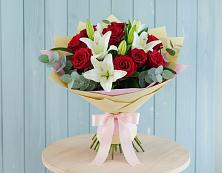 Букет цветов из:  Лилии и Розы в Красном Октябре Ставропольского края