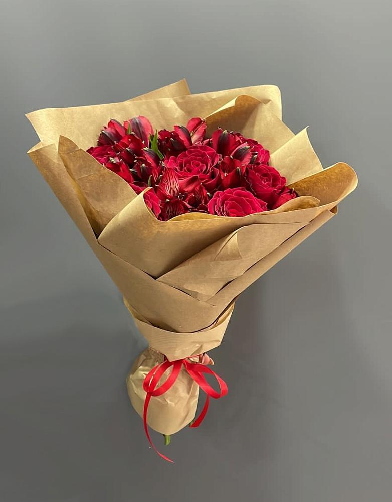 Букет цветов из: Альстромерии и Розы в Красном Октябре Ставропольского края