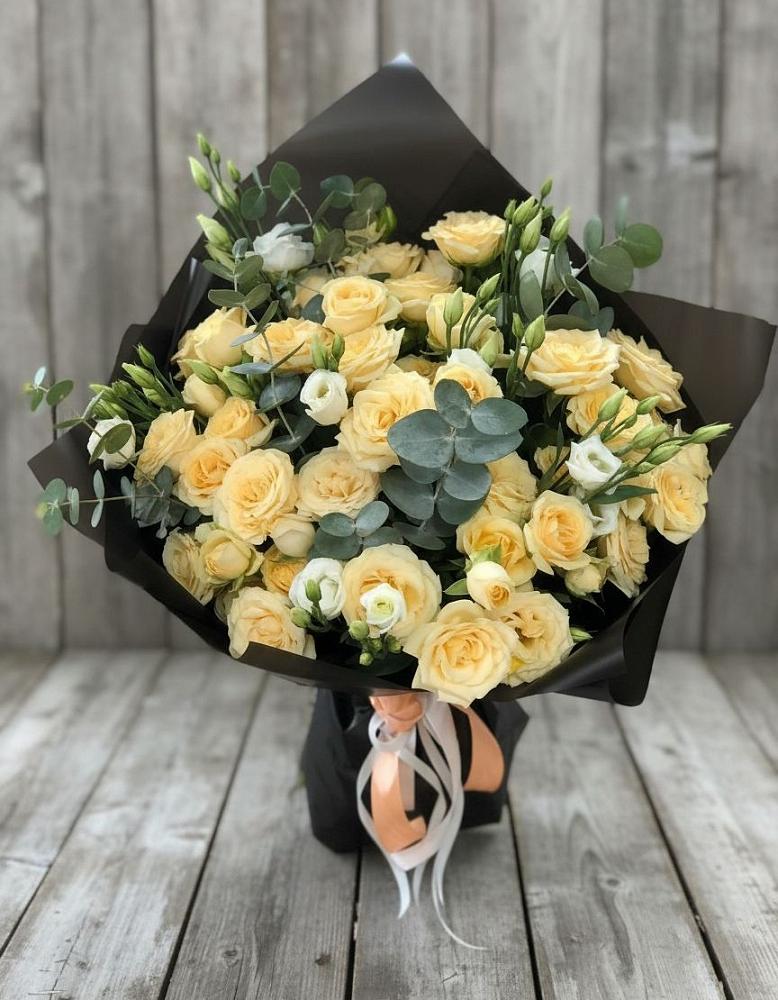 Букет цветов из: Розы и Лизиантусы в Красном Октябре Ставропольского края