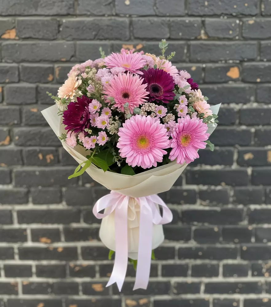 Букет цветов из: Герберы и Хризантемы в Красном Октябре Ставропольского края