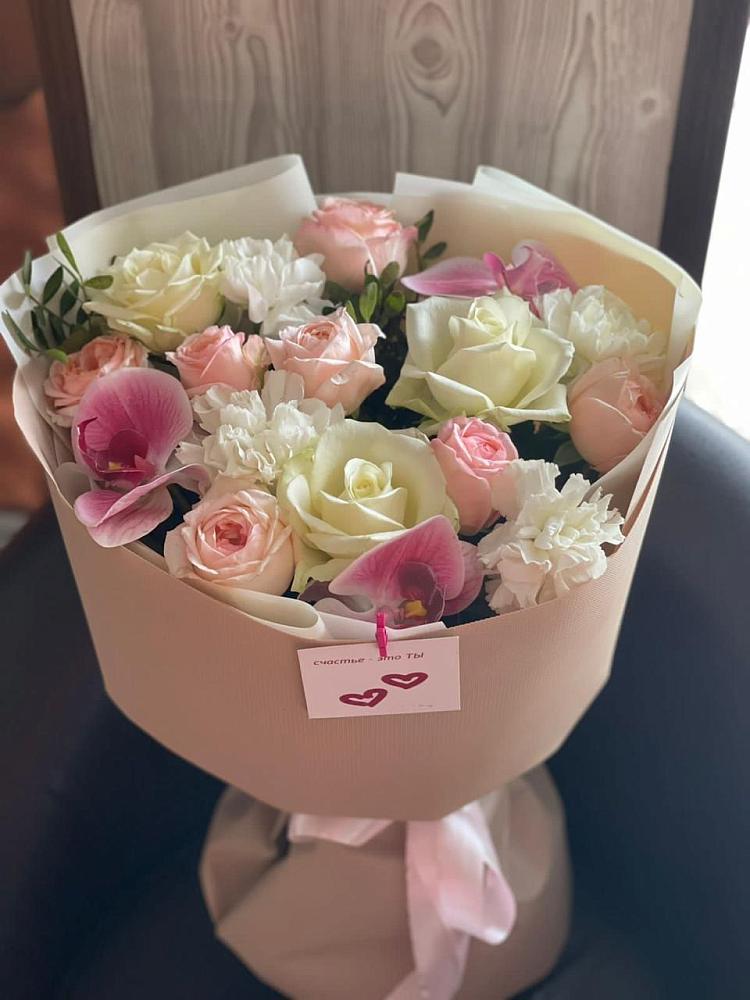 Букет цветов из: Орхидеи, Розы и Гвоздики в Красном Октябре Ставропольского края