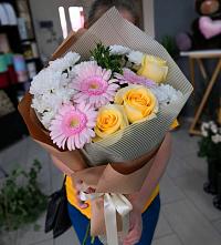 Букет цветов из:  Герберы, Розы и Хризантемы в Красном Октябре Ставропольского края