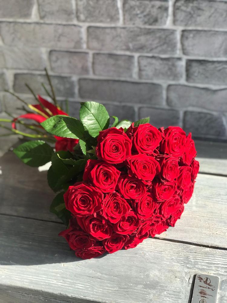 Букет Красные розы Фридом в Красном Октябре Ставропольского края