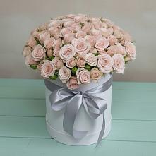 Цветочная композиция из Розы в шляпной коробке в Красном Октябре Ставропольского края