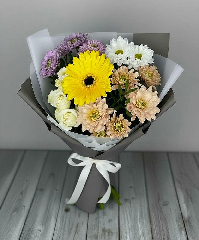 Букет цветов из: Розы, Герберы и Хризантемы в Красном Октябре Ставропольского края