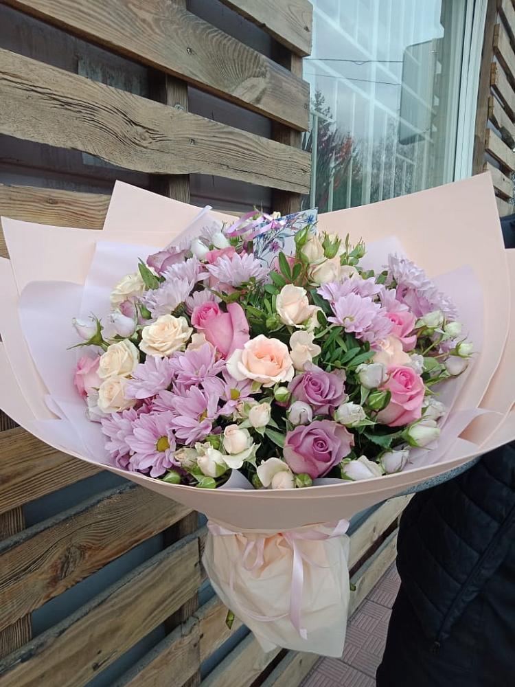 Букет цветов из: Розы и Хризантемы в Красном Октябре Ставропольского края