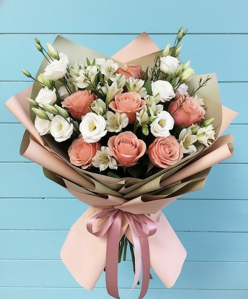 Букет цветов из: Розы, Альстромерии и Лизиантусы в Красном Октябре Ставропольского края