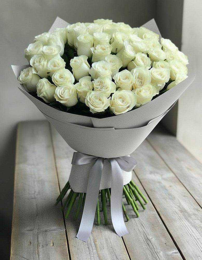 Букет 35 Белых роз в Красном Октябре Ставропольского края