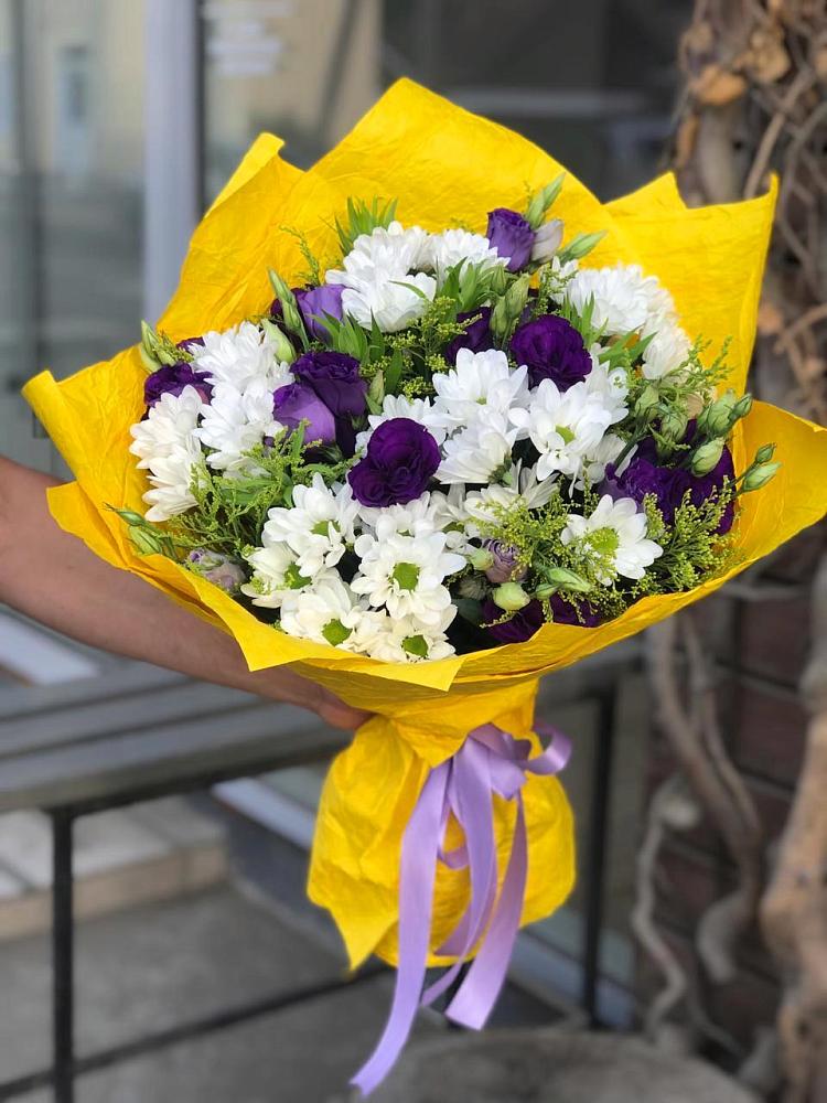 Букет цветов из: Ирисы, Хризантемы и Ромашки в Красном Октябре Ставропольского края