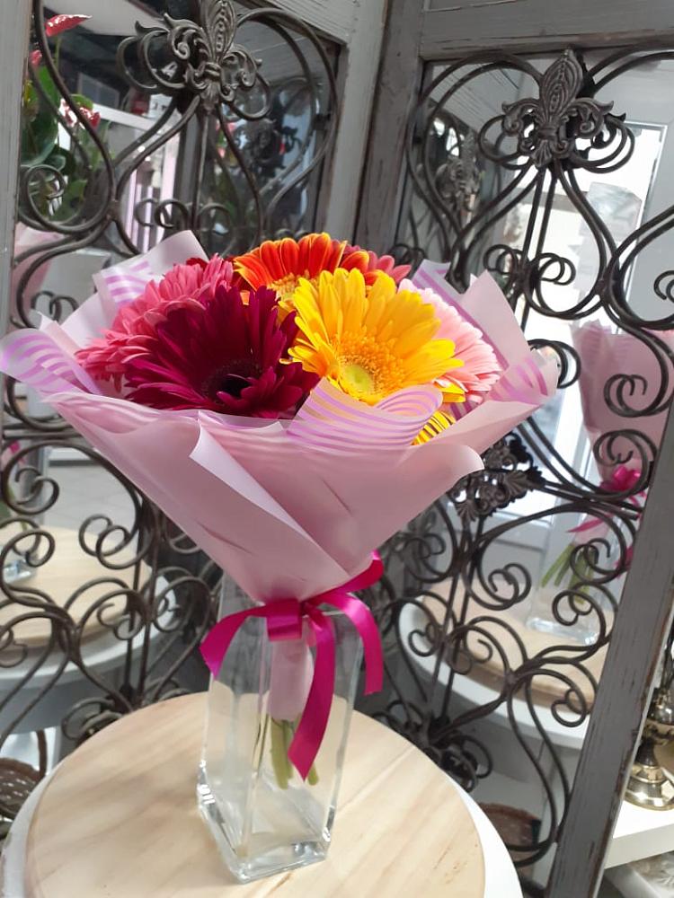 Букет цветов из: Герберы в Красном Октябре Ставропольского края