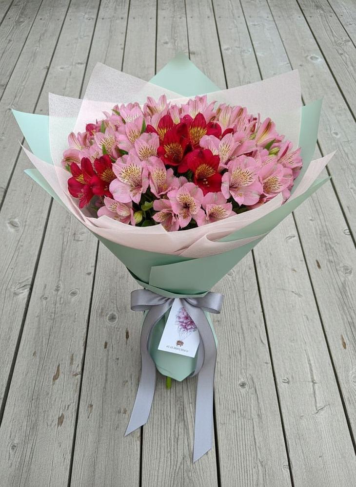 Букет цветов из: Альстромерии в Красном Октябре Ставропольского края