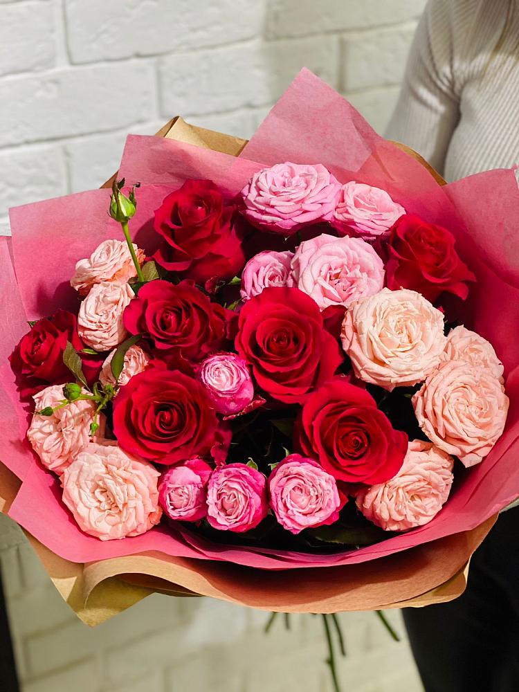 Букет цветов из: Розы в Красном Октябре Ставропольского края