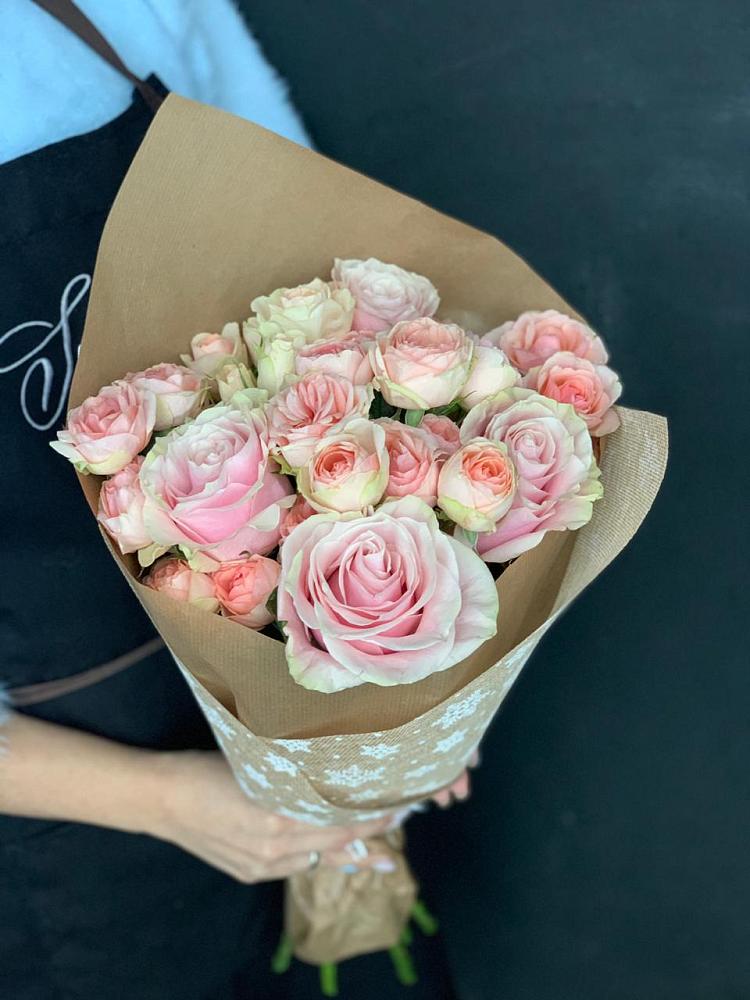 Букет цветов из: Хризантемы и Розы в Красном Октябре Ставропольского края