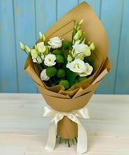 Букет цветов из:  Хризантемы и Лизиантусы в Красном Октябре Ставропольского края