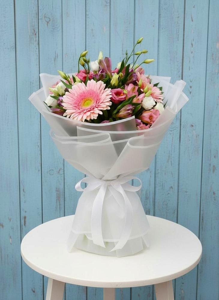 Букет цветов из: Герберы, Альстромерии и Лизиантусы в Красном Октябре Ставропольского края