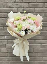 Букет цветов из:  Гвоздики, Розы, Лизиантусы и Хризантемы в Красном Октябре Ставропольского края