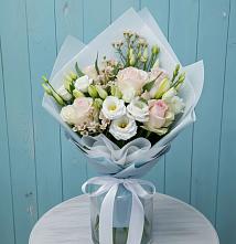 Букет цветов из:  Розы и Лизиантусы в Красном Октябре Ставропольского края