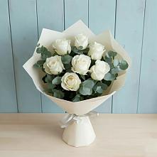 Букет Белые розы в Эвкалипте в Красном Октябре Ставропольского края