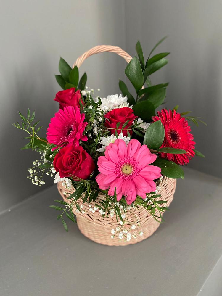 Цветочная композиция из Розы, Хризантемы и Герберы в корзине в Красном Октябре Ставропольского края