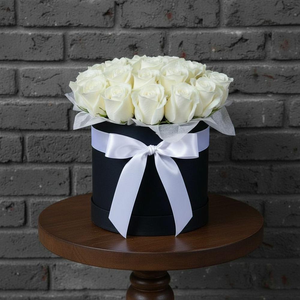 Цветочная композиция из Розы в шляпной коробке в Красном Октябре Ставропольского края