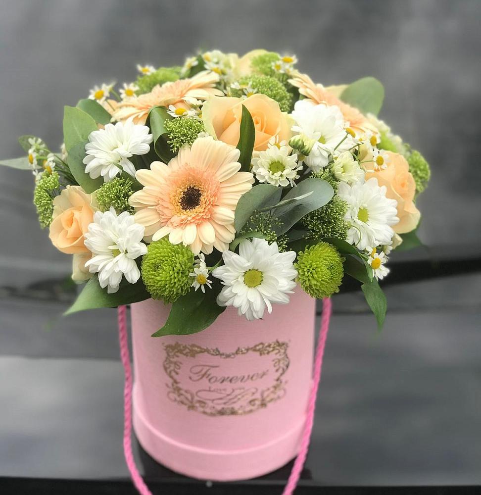 Цветочная композиция из Розы, Герберы и Хризантемы в шляпной коробке в Красном Октябре Ставропольского края