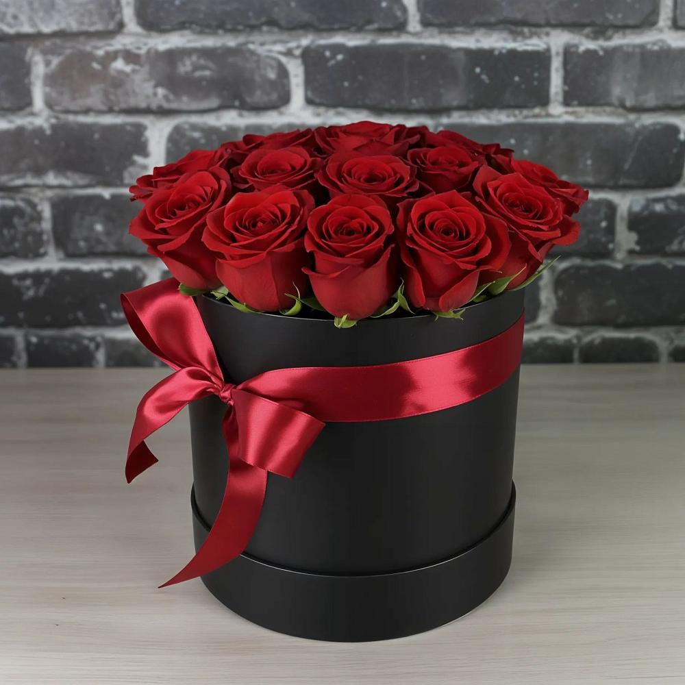 Цветочная композиция из Розы в шляпной коробке в Красном Октябре Ставропольского края