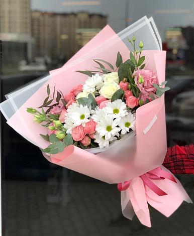 Букет цветов из: Розы, Лизиантусы и Хризантемы в Красном Октябре Ставропольского края
