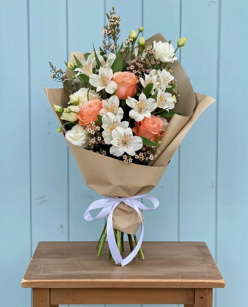 Букет цветов из: Альстромерии, Лизиантусы, Розы и Хризантемы в Красном Октябре Ставропольского края