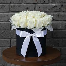 Цветочная композиция из Розы в шляпной коробке в Красном Октябре Ставропольского края