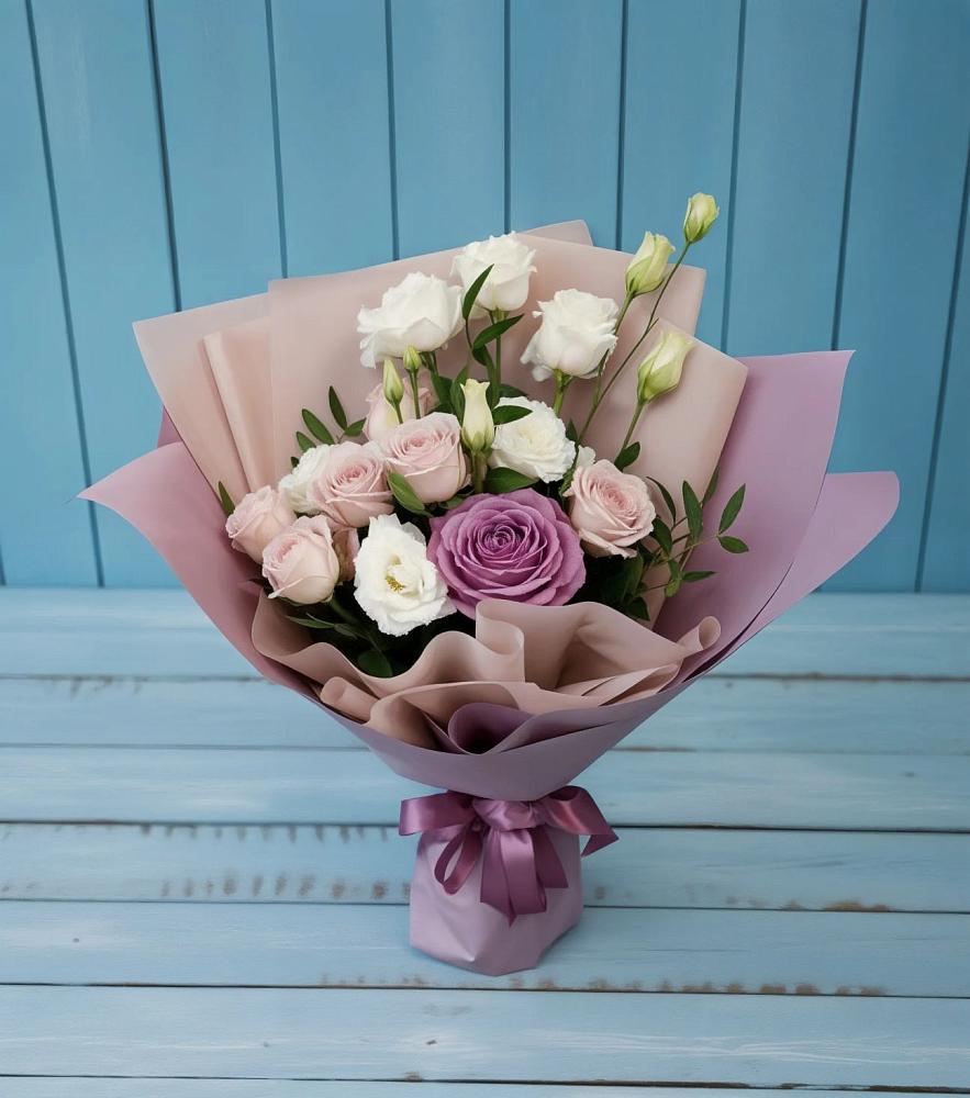 Букет цветов из: Розы и Лизиантусы в Красном Октябре Ставропольского края