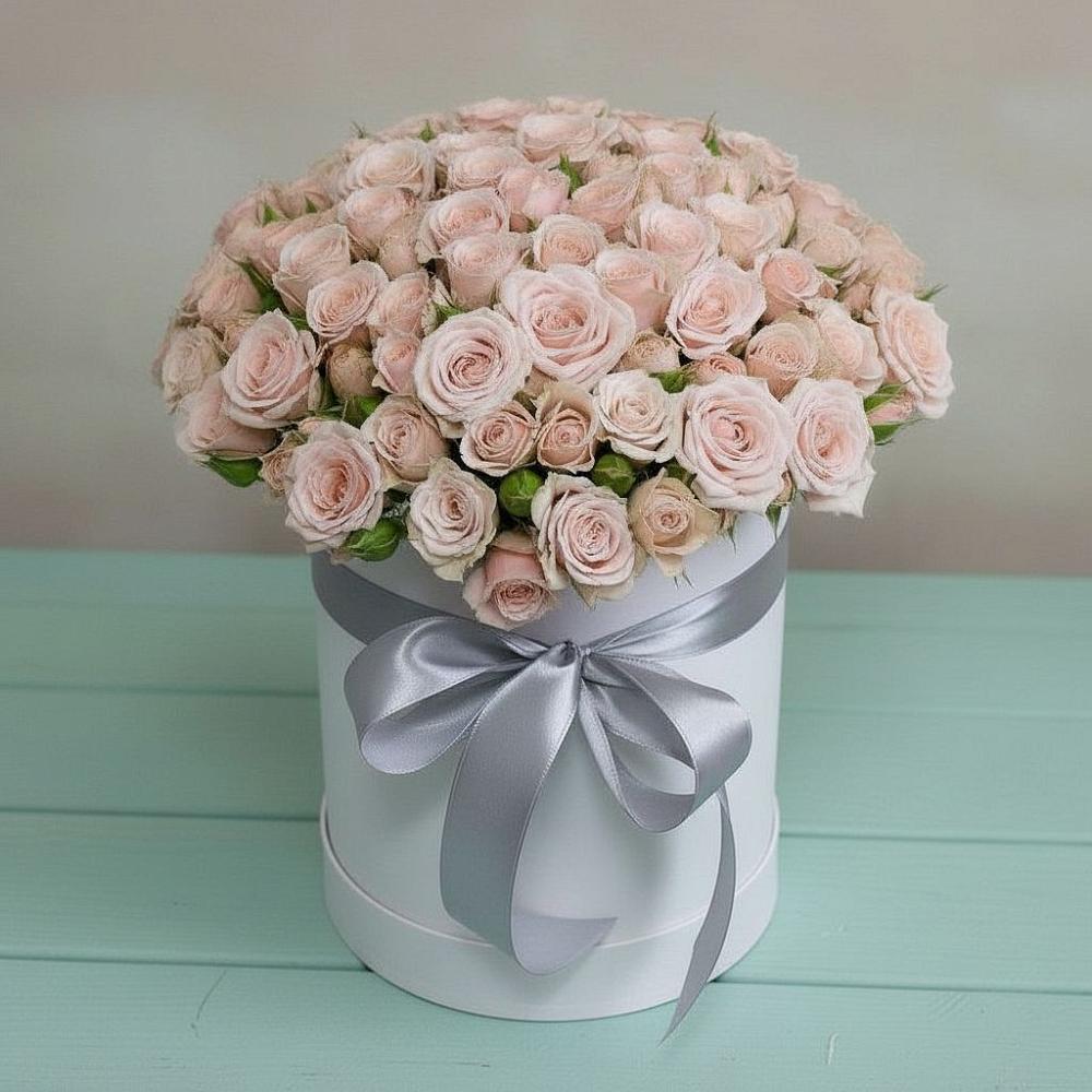 Цветочная композиция из Розы в шляпной коробке в Красном Октябре Ставропольского края