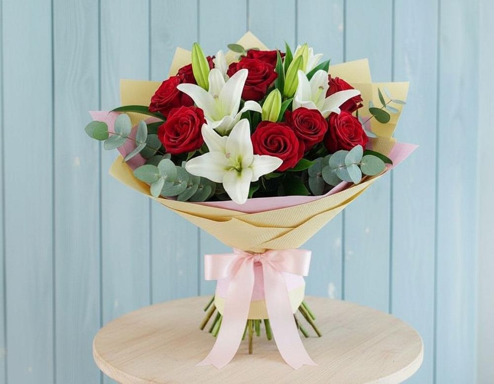Букет цветов из: Лилии и Розы в Красном Октябре Ставропольского края